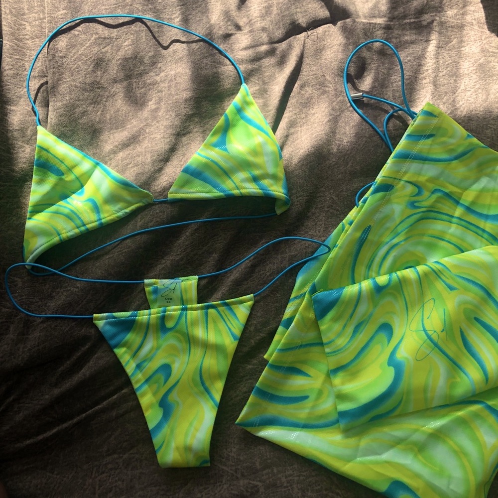 SEL DOVAL BARLOS RESORT TINIKINI + SKIRT